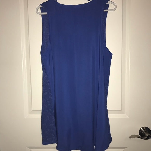 Woman’s top - Picture 3 of 5